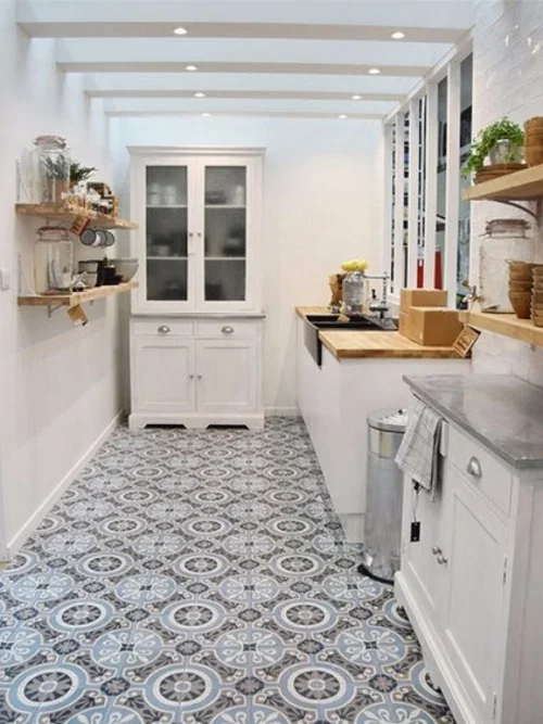 Cuisine avec mobilier clair
