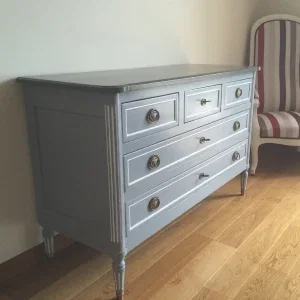 Commode grise