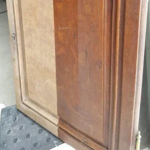Détail de bois partiellement décapé